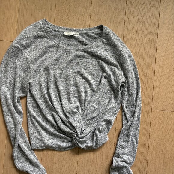 Aritzia Wilfred Free Longsleeve - Picture 1 of 3